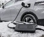 Przenośna ładowarka EV ST-T301 w warunkach zimowych - IP55, praca do -30°C Przenośna ładowarka do samochodu elektrycznego ST-T301 działająca w śniegu i mrozie - ochrona IP55, temperatura pracy od -30°C