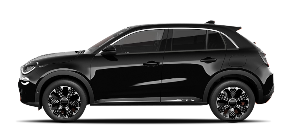 Fiat 600e z profilu - elektryczny SUV z baterią 50,8 kWh, ładowarką pokładową 11 kW Type 2 i ładowaniem DC do 100 kW