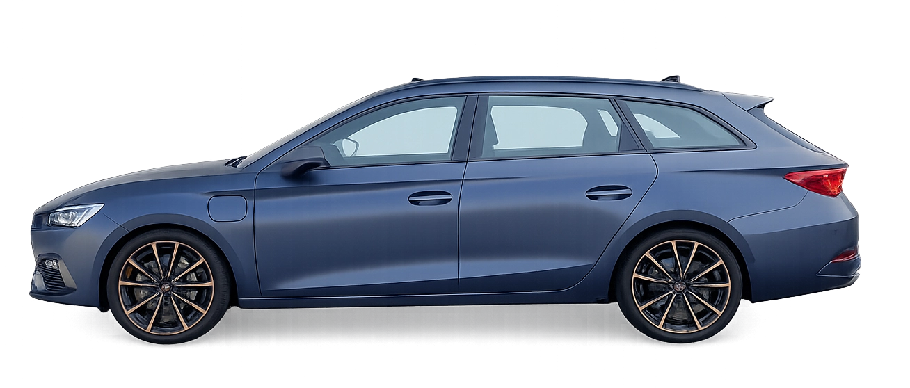 Cupra Leon Sportstourer e-Hybrid 1.4 TSI z profilu - kombi plug-in z baterią 12,8 kWh, jednofazową ładowarką pokładową 3,6 kW i złączem Type 2