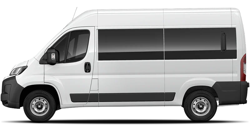 Fiat E-Ducato z profilu - duży elektryczny furgon z baterią 97,8 kWh, ładowarką pokładową 22 kW i ładowaniem DC do 150 kW